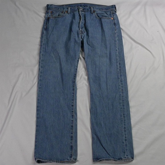 Levis 36 x 30 501 Original Button Fly Straight Light Wash Denim Jeans - Picture 1 of 7
